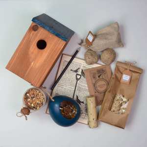 Cet ensemble cadeau de jardin unique, bleu foncé, peut être placé au sol ou accroché au mur, et est parfait pour la décoration de jardin. - Product Image 2