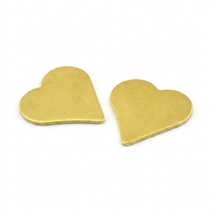 Pièces de monnaie vierges en laiton en forme de cœur pour gravure personnalisée, fabrication de bijoux, artisanat DIY, étiquettes, cadeaux et projets personnalisés - Product Image 1