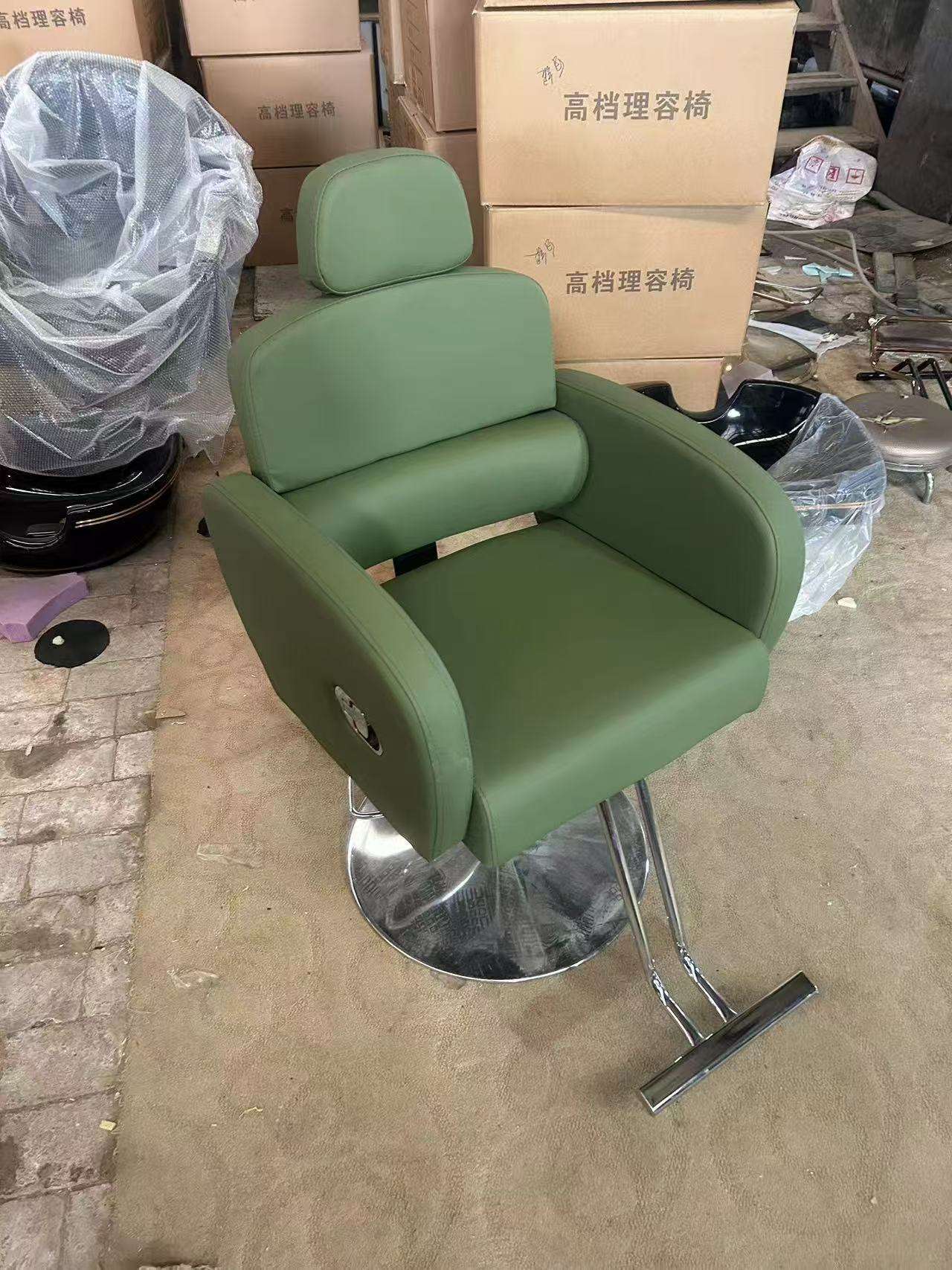 สีเขียวอ่อน