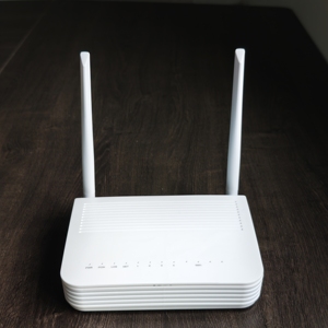 Routeur Optique FTTH XPON GPON EPON Auto-adaptatif ONT AC1200 WiFi5 4GE+2USB - Product Image 1
