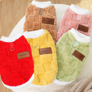 Vêtements d'hiver pour animaux de compagnie <span class=keywords><strong>en</strong></span> polyester coloré, vêtements pour chiens <span class=keywords><strong>en</strong></span> peluche, vêtements pour animaux de compagnie doublés de polaire, vêtements <span class=keywords><strong>en</strong></span> flanelle, gilet chaud <span class=keywords><strong>en</strong></span> polaire pour chiens - Product Image 2