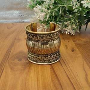 Bracelet de manchette large en laiton | Bracelet tissé Boho Tribal | Bijoux de déclaration vintage | Bracelet de ton or réglable pour femmes hommes - Product Image 3