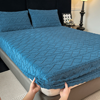 Nouvel ensemble de draps-housses colorés en jacquard 3 pièces, doux et abordables, avec protège-matelas – Collection 2026, disponible à la vente.
