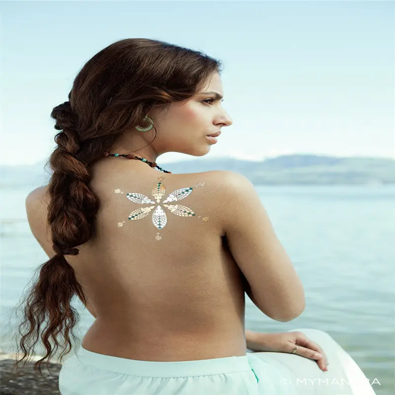 2023 Hot Selling Gold Flash Tattoo Aufkleber Wasserdichte Körper kunst Temporäre Tätowierungen Sexy Frauen Damen Mädchen OEM Metallic Tattoo