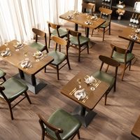 Ensemble de mobilier de restaurant moderne avec bois massif et banquettes en cuir pour projets commerciaux de luxe