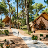 Tente de glamping haut de gamme pour l'extérieur, toile imperméable de 45 m² avec salle de bain et loft, tente de safari de luxe pour hôtel, complexe hôtelier, hébergement