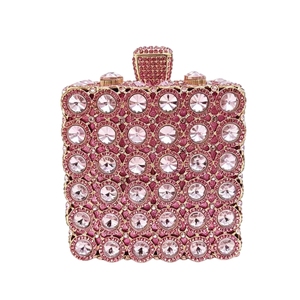 Pochette de soirée classique pour femme, ornée de strass carrés étincelants, sac de luxe en cristal avec chaîne amovible pour les sorties nocturnes et mariages - Product Image 1