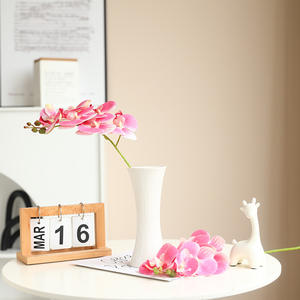 <span class=keywords><strong>Orchidée</strong></span> <span class=keywords><strong>Phalaenopsis</strong></span> artificielle à 7 fleurs pétales de texture en caoutchouc fabriqués à la main pour décor d'hôtel <span class=keywords><strong>tige</strong></span> flexible pliable - Product Image 2