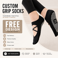 Chaussettes de yoga personnalisées pour femmes avec semelle antidérapante à brides croisées, douces et respirantes, idéales pour le fitness en intérieur et la danse.