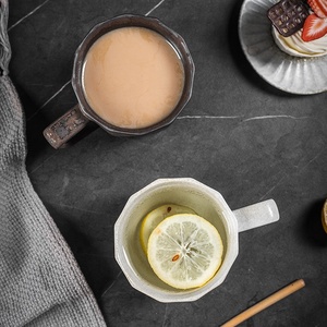 Tazze da Caffè in Porcellana a Forma di Rombo Vintage con Smaltatura Reattiva, Capacità 300ml, Lavabili in Lavastoviglie e Utilizzabili nel Microonde per un Caffè Elegante e Accogliente - Product Image 6