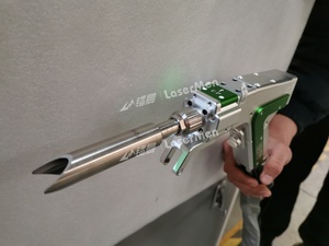 Máquina de soldadura láser 5 en 1 LM-2000 para todo tipo de materiales metálicos, incluyendo acero y latón - Product Image 2