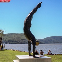 YOUFINE Maßgefertigte Metall-Menschenfigur Bronze Tauchender Sportler Statue für Außenbereiche Öffentliche Parks Raumdekoration