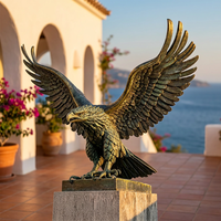Statue d'aigle en bronze aux ailes écartées, grande sculpture d'aigle en bronze coulé pour la décoration de jardins et de places publiques, sculpture en bronze
