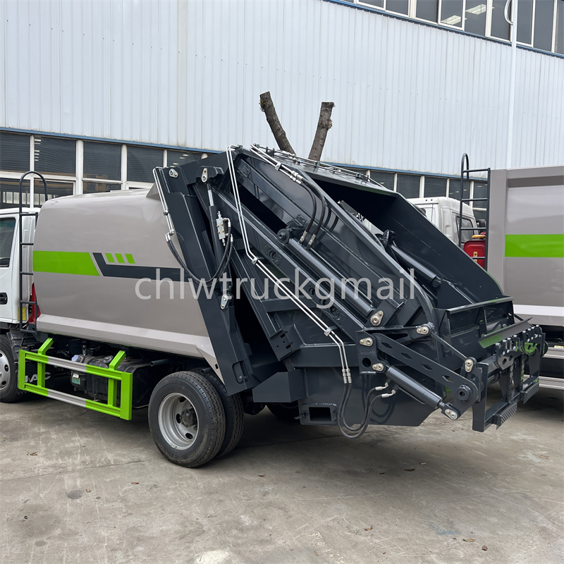 High Quality Rubbish Transport Mini 5 Ton Compactor Garbage Truck Price