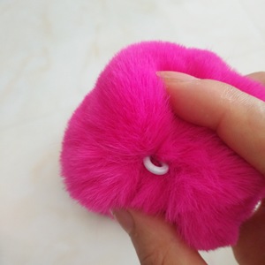 Pompon en fausse fourrure de lapin Rex de 8 cm pour porte-clés, sacs, chapeaux et écharpes – Vente en gros usine, idéal pour le bricolage - Product Image 6