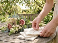 Invitación de Boda Qiaohan Hecha a Mano con Papel de Algodón con Borde Rústico, Tarjeta RSVP con Grabado Floral Romántico, Estilo Artesanal