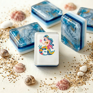 Jeu de tuiles de mahjong pliables en acrylique brillant américain, résistantes à l'eau, sur le thème de la princesse sirène de l'océan bleu, personnalisées haut de gamme, 160 tuiles - Product Image 1