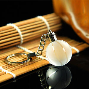 سلسلة مفاتيح كرة السلة الزجاجية الكريستالية للرجال بالجملة مع ضوء LED بسلسلة مفاتيح للهدايا - Product Image 3