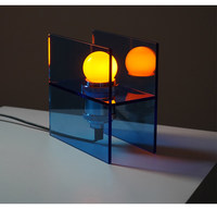 Lampe de table en acrylique bleue géométrique moderne, design unique à effet miroir, lampe de bureau LED minimaliste moderne, lampe d'ambiance moderne
