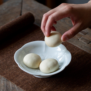 Flower Shape Porcelain Fruit <b>Plate</b> For Afternoon Tea Snack Dish Household Tableware <b>Ceramic</b> Tray - Product Image 1
