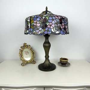 Lámpara de Mesa LED AC LongHuiJing de 16 Pulgadas con Pantalla de Vidrio de Estilo Wisteria, Diseño de Rosa y Pájaro, Ecológica, Flexible y Ajustable, para el Hogar - Product Image 2