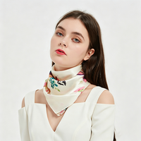 Foulard carré en soie de mûrier, élégant imprimé floral, bandana en satin de soie, écharpe polyvalente pour femme, idéal pour les tenues quotidiennes ou comme cadeau