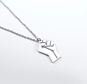 Feminista collar resistir puño COLLAR COLGANTE de poder de la solidaridad africano étnico símbolo de la fuerza y la unidad de joyería para él - Product Image 5