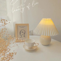 Décoration de chambre à coucher nordique chinoise design vintage prix de gros lampe de table en céramique blanche