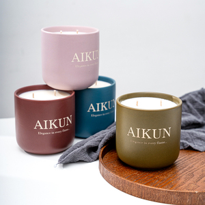 AIKUN Vente en gros de bougies parfumées en céramique de luxe, bougies en céramique écologiques sans fumée, cire de soja pour salon et chambre à coucher - Product Image 3