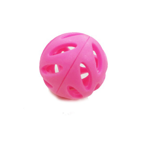 Nouveau jouet pour chien en caoutchouc TPR durable, balle creuse élastique de taille moyenne, idéal pour taquiner les chiens et autres accessoires pour animaux de compagnie. - Product Image 4