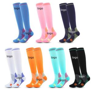 Calcetines de Ciclismo Personalizados al por Mayor, Calcetines Deportivos Transpirables de Alta Calidad para Hombres y Mujeres, Calcetines de Ciclismo para Carretera, Atletismo y Running - Product Image 1