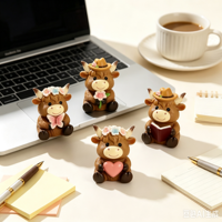 Patung Resin Anak Sapi Mini Lucu Grosir dengan Aksesoris Bunga, Buku, dan Kupu-kupu untuk Dekorasi Meja Rumah dan Kantor