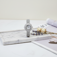 Montre vintage de luxe en diamant Mouvement à quartz Affichage du cadran Bracelet en acier inoxydable 2025 Fashion Style