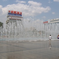 Fontaine de sculpture abstraite en pierre d'extérieur Vincentaa de haute qualité, écologique, résistante au feu, durable et résistante à l'eau, personnalisable pour parc