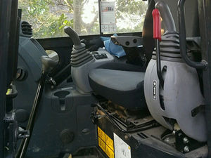 รถขุดไฮดรอลิกแบบตีนตะขาบฮิตาชิ 35U มือสอง รุ่นปี 2022 ความจุบุ้งกี๋ 0.11 ลูกบาศก์เมตร เครื่องยนต์ 3.5 ตัน มอเตอร์เกียร์ คุณภาพสูง ขนาดเล็ก - Product Image 6