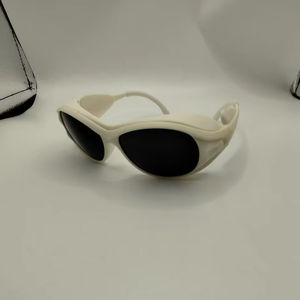 Lunettes de sécurité laser pour la myopie intérieure conçues en usine personnalisables Lunettes de protection des yeux - Product Image 2