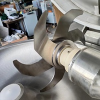 Industriële automatische motor aangedreven kommesmachine voor de verwerking van fruit, worst, vlees, visballetjes en voedsel.