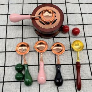 Cuchara para Sellos de Cera con Mango de Madera y Latón en Tres Colores, con Logotipo y Forma Personalizados, Reutilizable para Sellar Macarons Navideños - Product Image 1