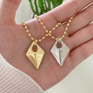 BD-C6677 Collana Minimalista con Ciondolo a Sfera, Catena Geometrica, Charm a Goccia, Triangolo e Corno, Gioiello Unisex di Alta Qualità - Product Image 4