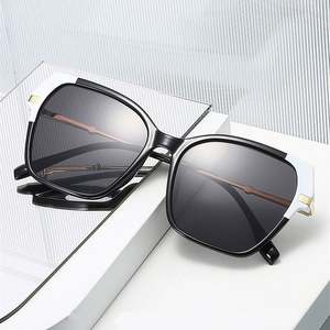 Lunettes de soleil carrées en métal vintage colorées personnalisées avec logo 2025, UV400, grande monture, style œil de chat pour femmes - Product Image 2