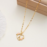 Collier Pendentif Cœur Romantique 26 Lettres Anglaises, Fleurs Roses Mignonnes, Feuilles Dorées Creuses, Idéal pour Cadeau Bijou