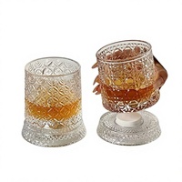 Verre à whisky lumineux rotatif gaufré le plus vendu – Sans pied, sans couvercle, avec impression de logo pour spiritueux et vin