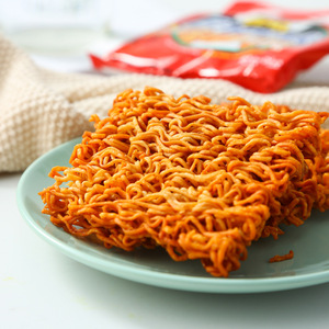 Gemez บะหมี่ในอินโดนีเซียบะหมี่ไก่อบกรอบรสเผ็ดแบบแห้งบะหมี่กึ่งสำเร็จรูปพองขนมว่าง - Product Image 3
