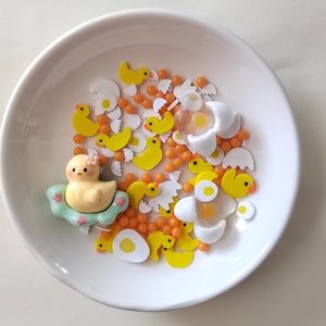 1 sac/lot de décorations en résine et argile polymère en forme de canards et d'œufs de Pâques pour la fabrication de slime, la décoration de téléphones et les nail arts DIY - Product Image 2
