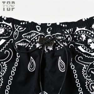 Pantalones Cortos de Moda OEM con Estampado DGT Personalizado, Ropa Urbana de Verano, Pantalones Cortos con Estampado Paisley para Hombre - Product Image 4