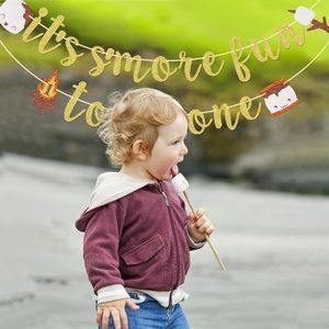 Striscione per il Primo <span class=keywords><strong>Compleanno</strong></span> 'S'more Fun to Be One', Decorazioni 'One Happy Camper' per il Primo <span class=keywords><strong>Compleanno</strong></span> a Tema Campeggio per Ragazzi e Ragazze - Product Image 4