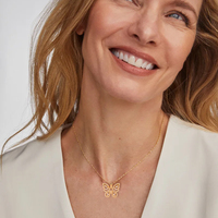 Collier élégant de luxe avec pendentif papillon en or et incrustation de zircone, chaîne de clavicule en acier inoxydable, accessoires tendance élégants pour les fêtes