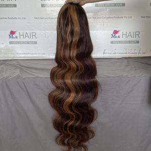 Perruque en cheveux humains Remy indiens 100% naturels, 30 pouces, 13x4, entièrement transparente, densité 180%, sans colle, avec baby hair, lisse et ondulée effet eau - Product Image 1