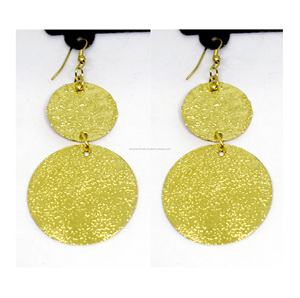 Pendientes minimalistas japoneses de metal al por mayor de fábrica, pendientes de alta calidad, producto de última tendencia, pendientes chapados en oro. - Product Image 2
