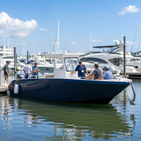 Nouveau design Bateau de pêche en aluminium avec console centrale 27 pieds 200 CV Bac à appâts Supports de cannes à pêche Capacité 6 personnes Certifié CE